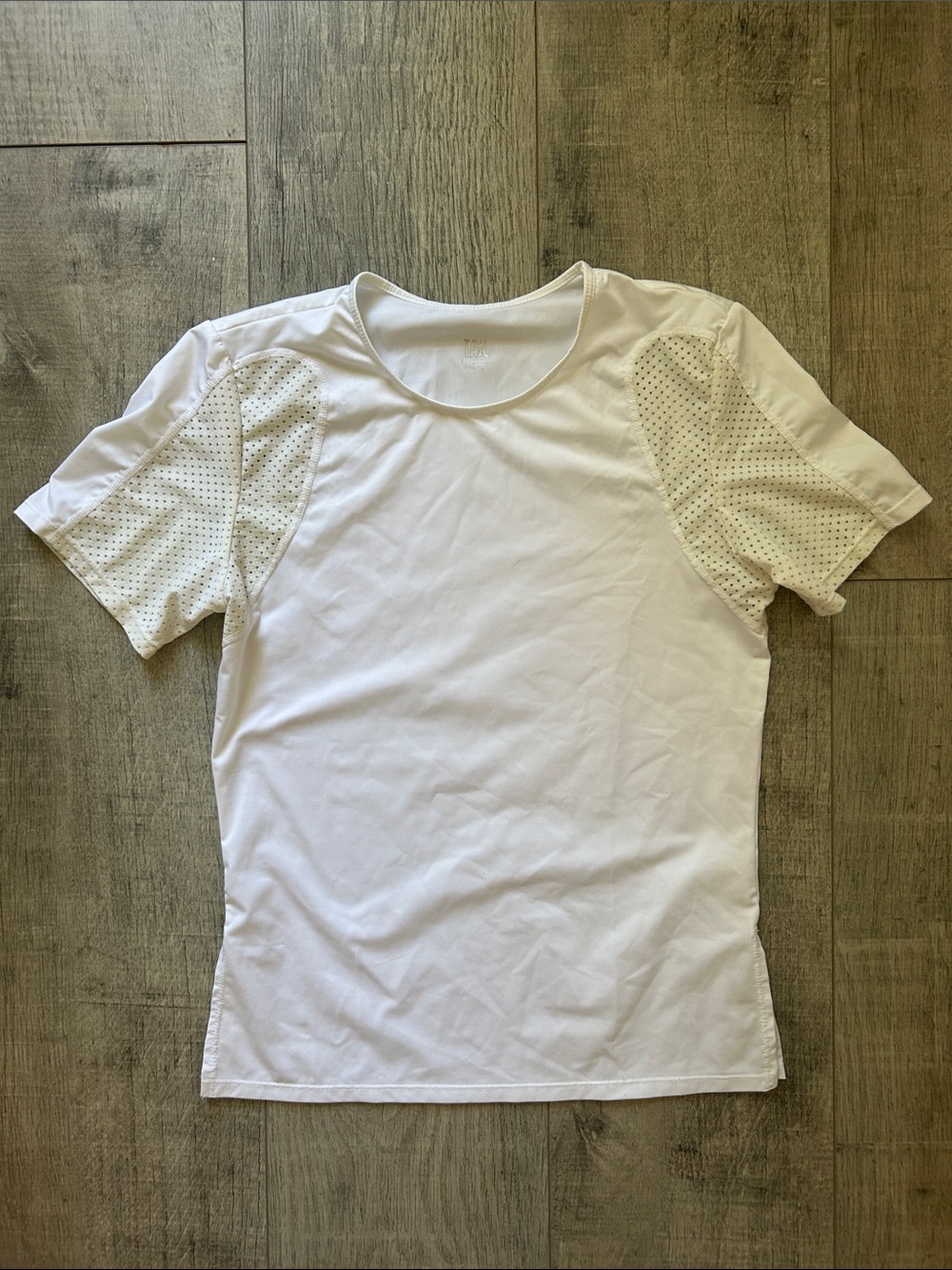 Tail White Short Sleeve Crew Neck Performance Tee